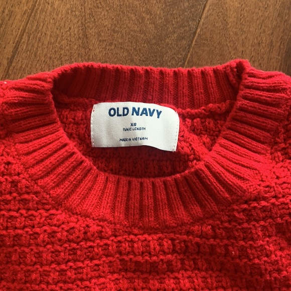 Old navy red sweater - Picture 2 of 2